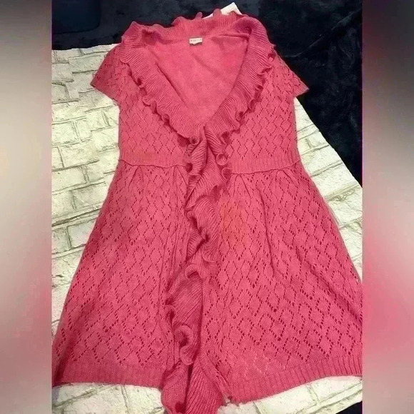 Sioni Sweaters - Women’s Sioni Studio Pink Ruffle Crochet Short Sleeve Long Cardigan Size Large
